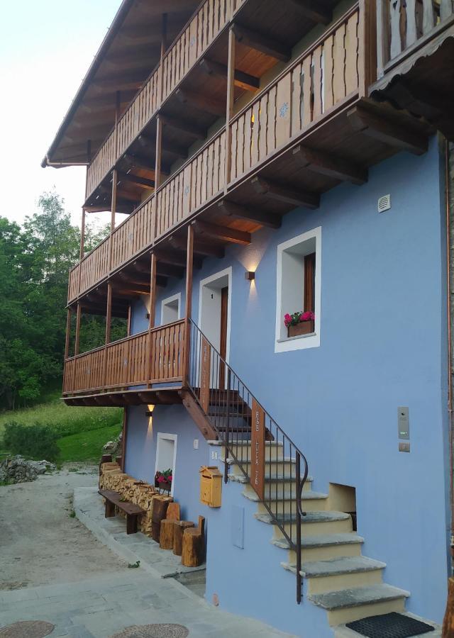 Bed and Breakfast Beb Luca76 Avise Экстерьер фото