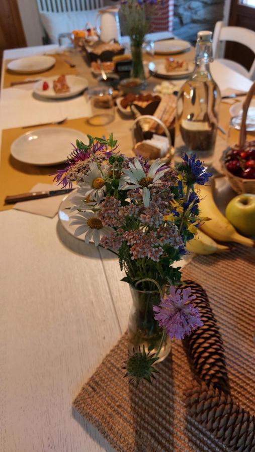 Bed and Breakfast Beb Luca76 Avise Экстерьер фото