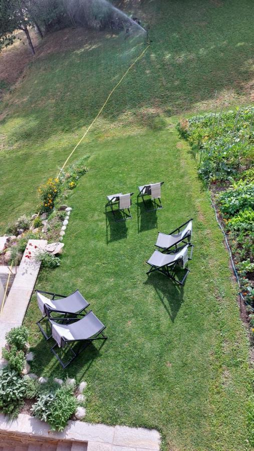 Bed and Breakfast Beb Luca76 Avise Экстерьер фото
